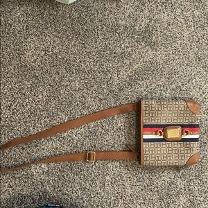 Tommy Hilfiger cross shoulder bag